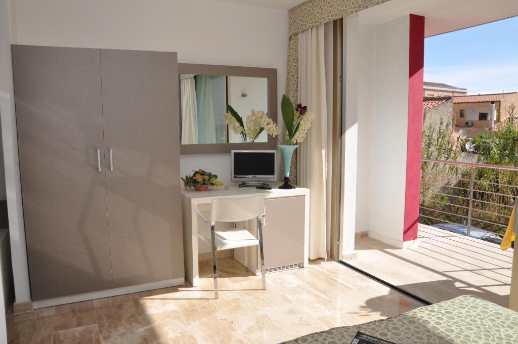 Gil'S Hotel Olbia Room photo